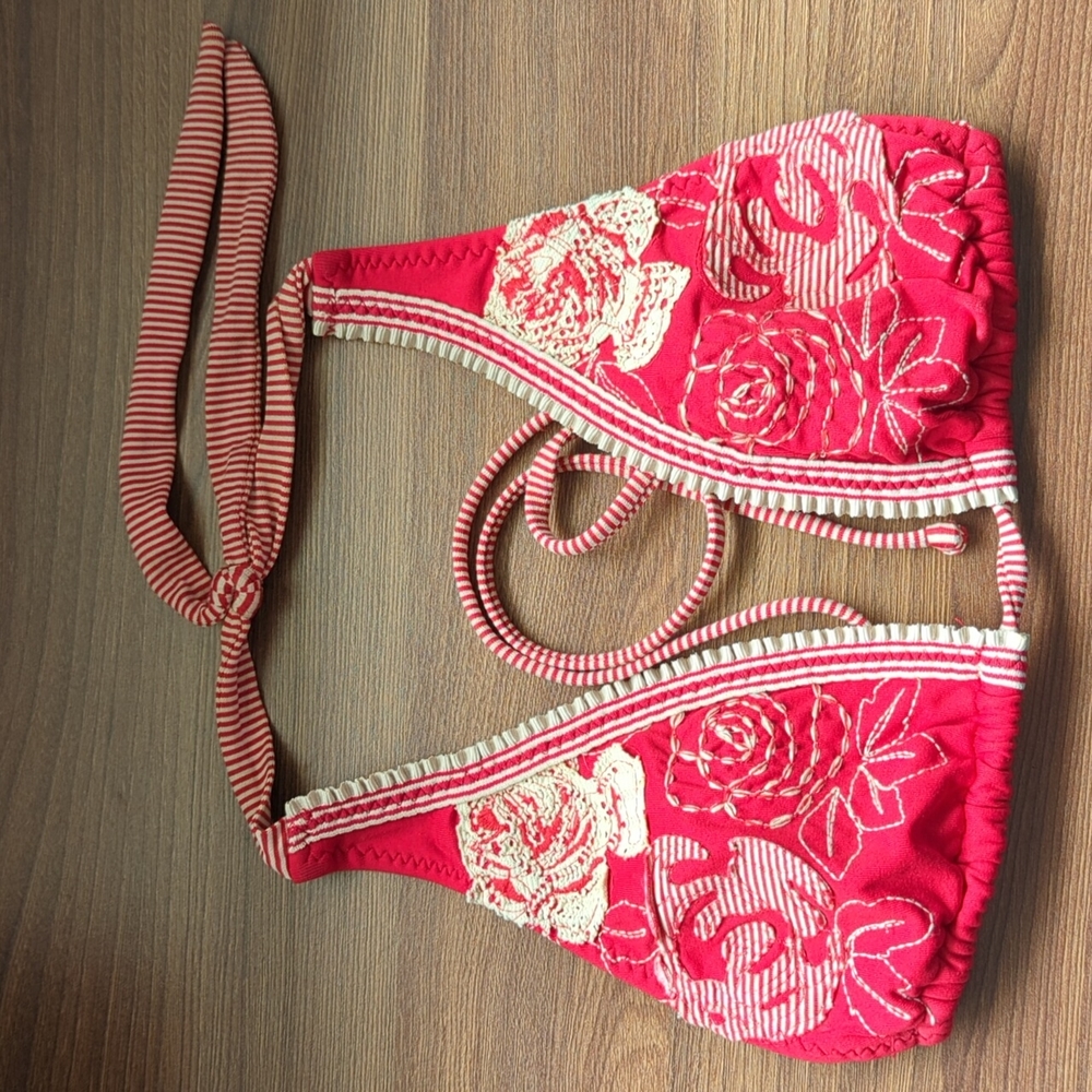 Embroidered triangle bikini top and bottom set